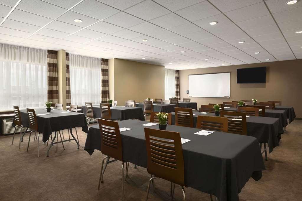 Microtel Inn And Suites By Wyndham Weyburn Einrichtungen foto